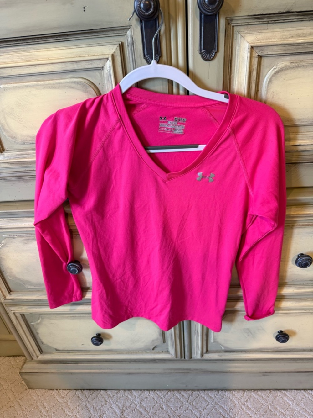 Under Armour Hot Pink V-Neck HeatGear Performance Top